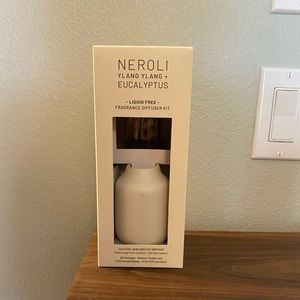 NIB Neroli Liquid Free Diffuser Kit